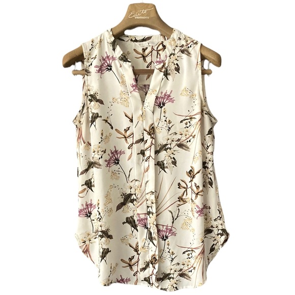 cleo Tops - ❌SOLD❌MED•CLEO•SLEEVELESS V-NECK FLORAL BLOUSE - DETAIL DOWN THE FRONT•GORGEOUS